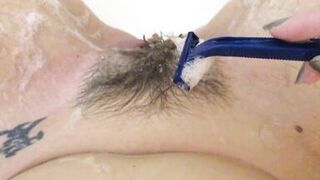LARGE LOVE BUTTON HIRSUTE SNATCH SHAVING CLOSEUP