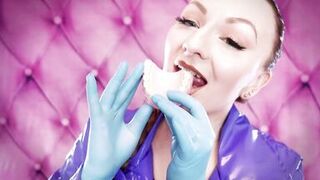 ASMR: eating food with braces, blue nitrile gloves fetish (SFW movie) Arya Grander