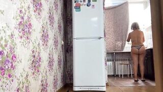 An experienced mother I'd like to fuck knows what to kneel for and substitute her booty for anal sex - 2 image