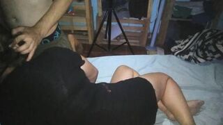 Me la chupa bien rico mi novia y tenemos sexo de perrito al anochecer