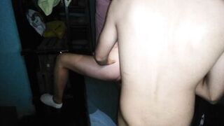 Cogiendo y grabando con el celular a mi tia parados