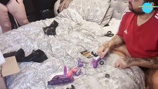 Non-Professional pair open up there fresh sex toys