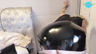 mother I'd like to fuck in PVC - 3 image