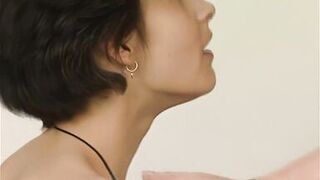 brunette hair mother i'd like to fuck bekommt orgasmus auf der casting daybed