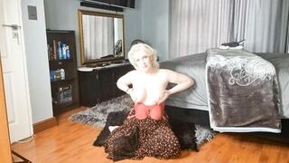 Roleplay Your Girfriend's Mom wants you to fuck her pussy and breed her