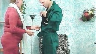 Wieso ficken junge tyoen immer omas ? - 3 image