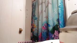 Caught mom taking a shower