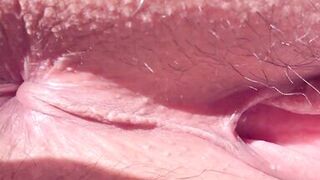 ASIAN MILF LOVES SPREADING HER WET BUTTERFLY PUSSY AND DOGGY FUCK IN THE SUN