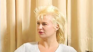 blonde milf bekommt beim casting was zu blasen und die pussy gefingert