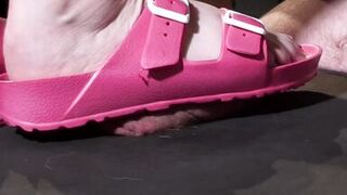 22-11-04 SOFT FLAT SANDALS COCK CRUSH w BAREFOOT CUM SHOT
