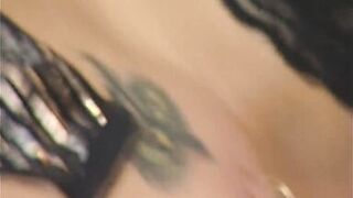 deutsche Milf Fleischfotze verwoehnt sich mit dildo