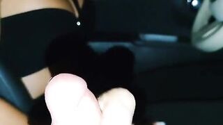 STRONZO LASCIAMI GUIDARE - poi non resiste e mi fa una sega (DIALOGHI IN ITALIANO) - 3 image