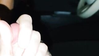 STRONZO LASCIAMI GUIDARE - poi non resiste e mi fa una sega (DIALOGHI IN ITALIANO)