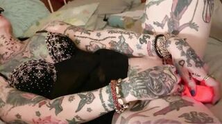 Hot Milf has Multiple Orgasms with New G-Spot Vibrator!!!